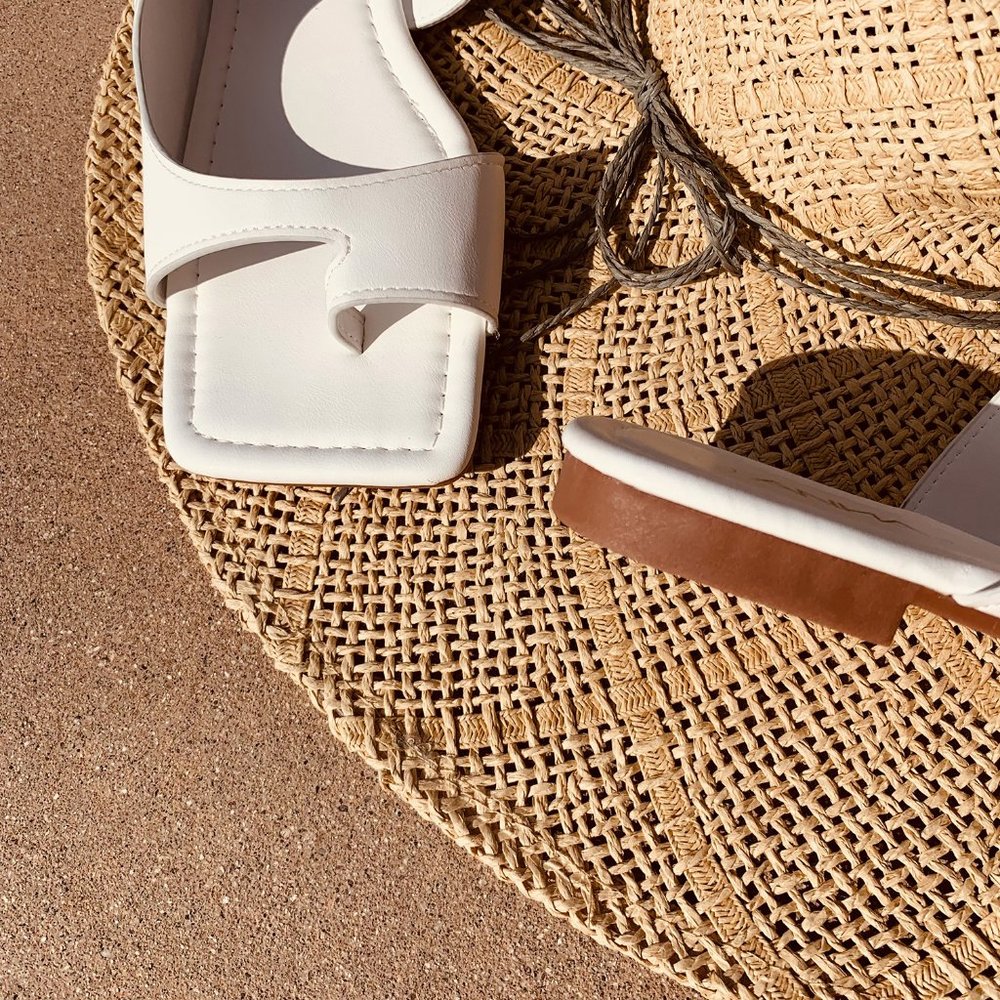NEW🔥 Square Open Toe Slides Flat Sandals Toe Ring - Picture 6 of 6